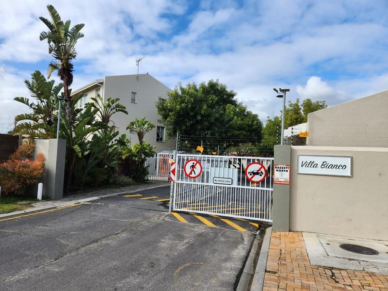 2 Bedroom Property for Sale in Oakglen Western Cape